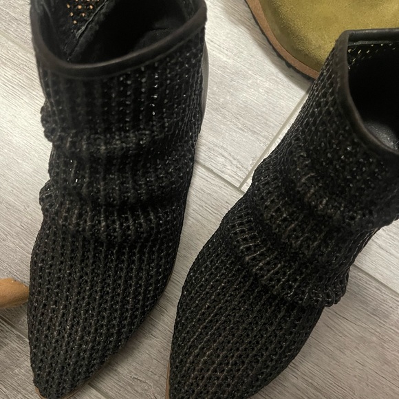 Kelsi Dagger Shoes - Anthropologie black booties